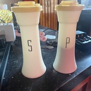 Vintage retro Tupperware salt and pepper SP set